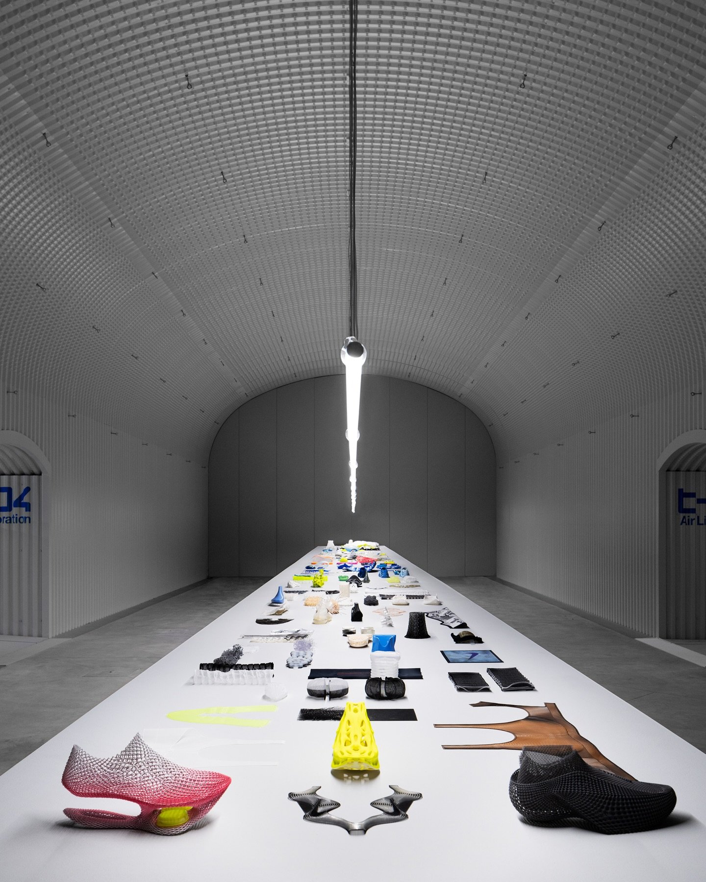 Correios employee sorting packages