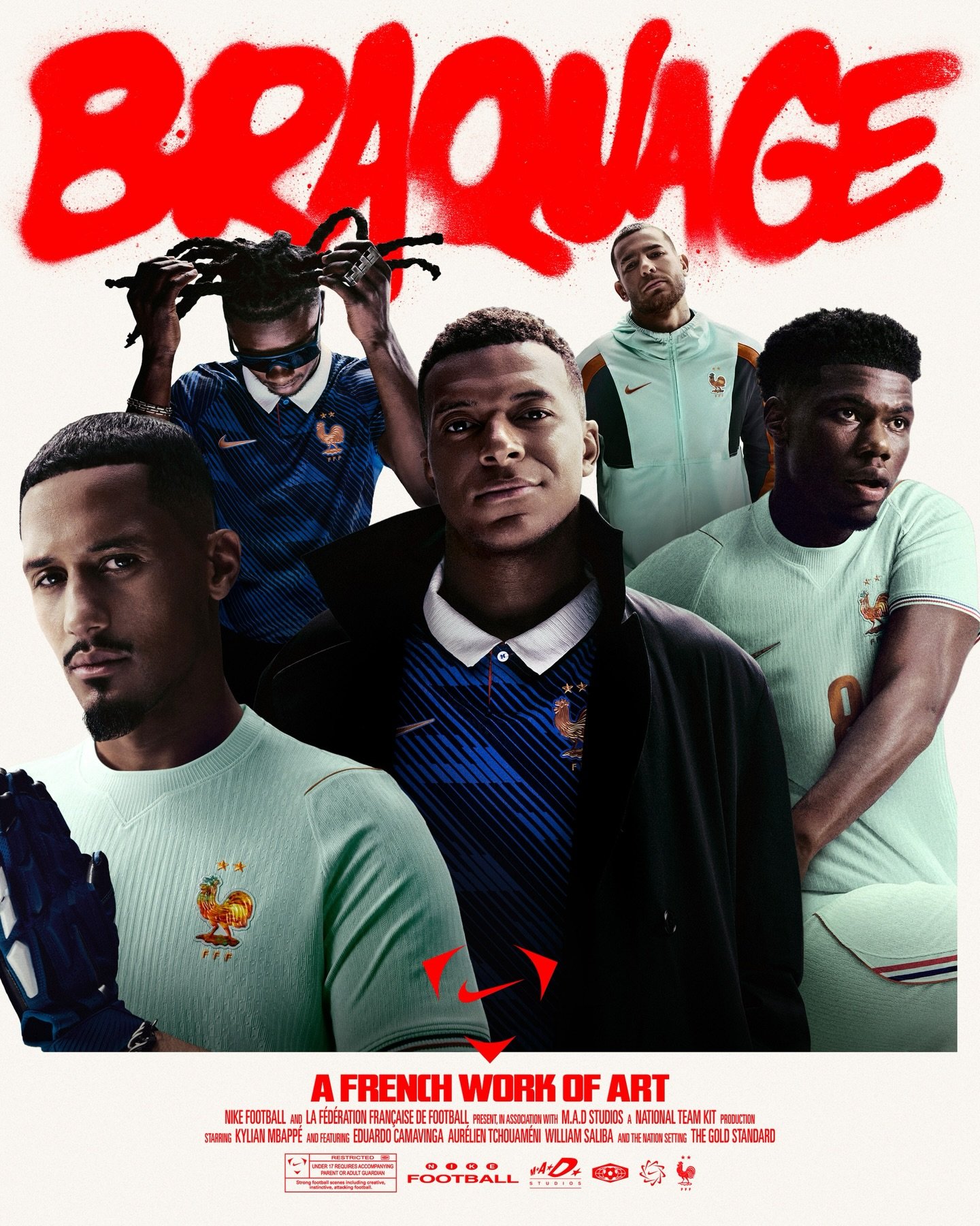 Correios office with customers